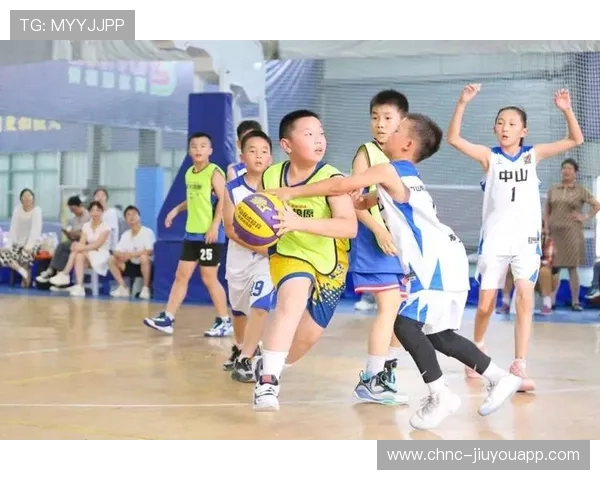 江苏青少年篮球联赛火爆开赛，掀起青训热潮，江苏省青少年篮球精英训练营