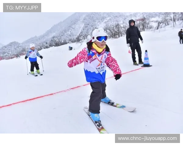 冰雪运动俱乐部完善少儿滑雪课程的陪练与家长课堂，儿童滑雪培训
